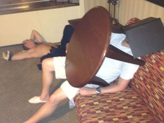 Funny Drunk People (33 pics)