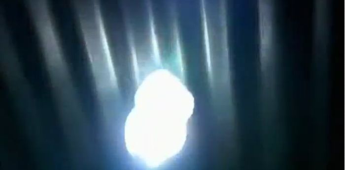 Self-Made Light in Slums of Philippines (9 pics)