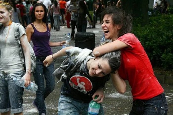 The Last Day of School in Italy (45 pics)