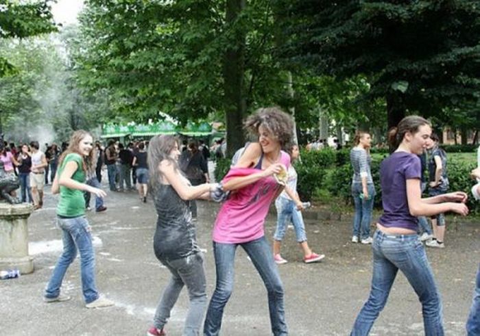 The Last Day of School in Italy (45 pics)