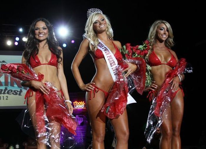 Miss Twin Peaks Bikini Contest 2012 (28 pics)