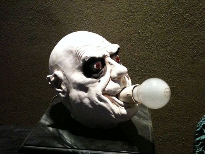 Scary Table Lamp (2 pics)