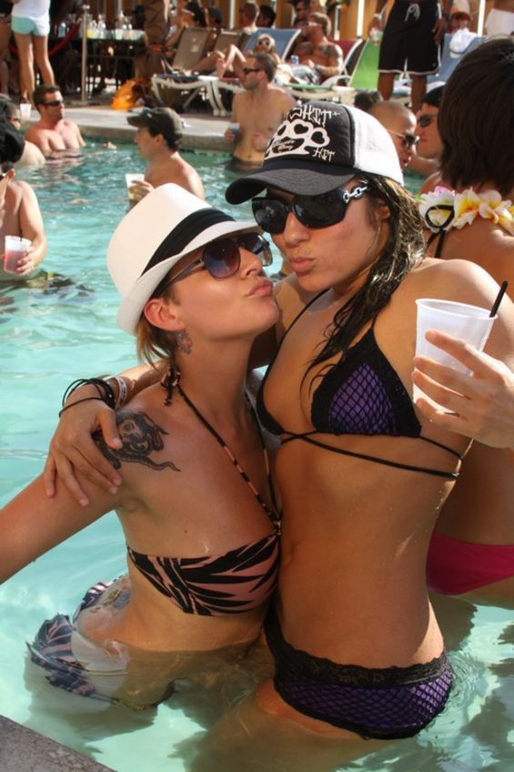 The "Adult Swim" Pool Party at Crowne Plaza (37 pics)