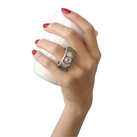 Engagement Ring? No, It's Not (5 pics)