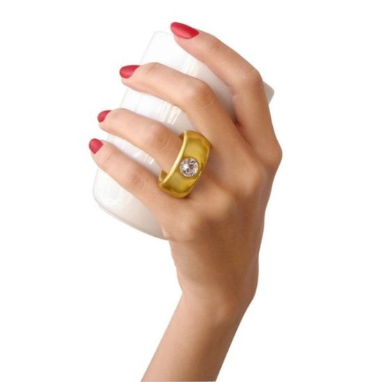 Engagement Ring? No, It's Not (5 pics)