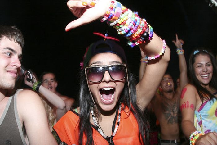 Girls from Electric Daisy Carnival 2012 (70 pics)