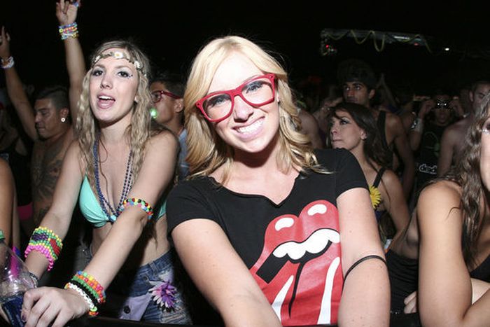 Girls from Electric Daisy Carnival 2012 (70 pics)