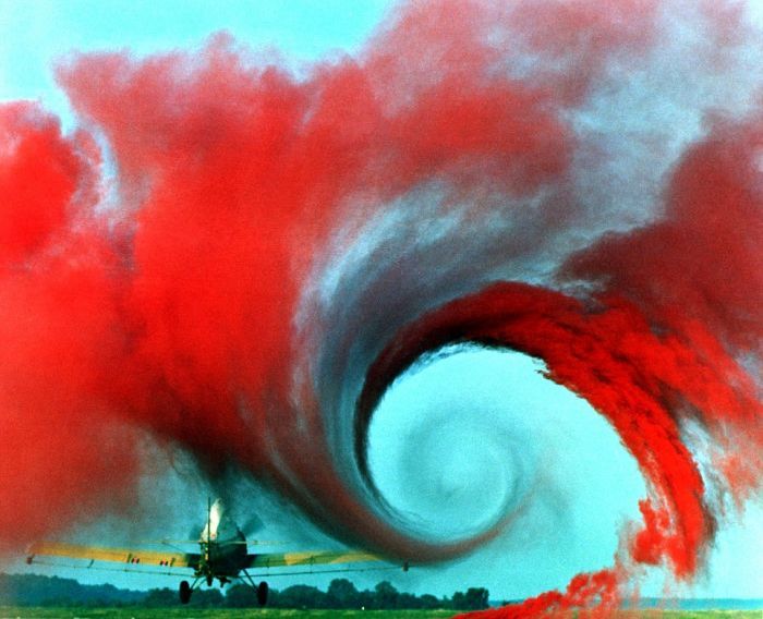 Vapour Trails and Cones Created by Planes (20 pics)