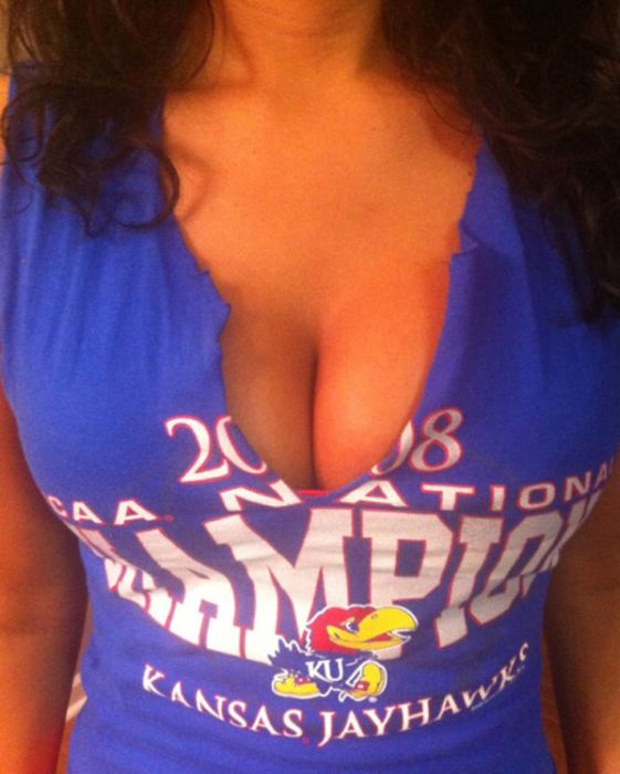 Girls with Large Boobs (48 pics)