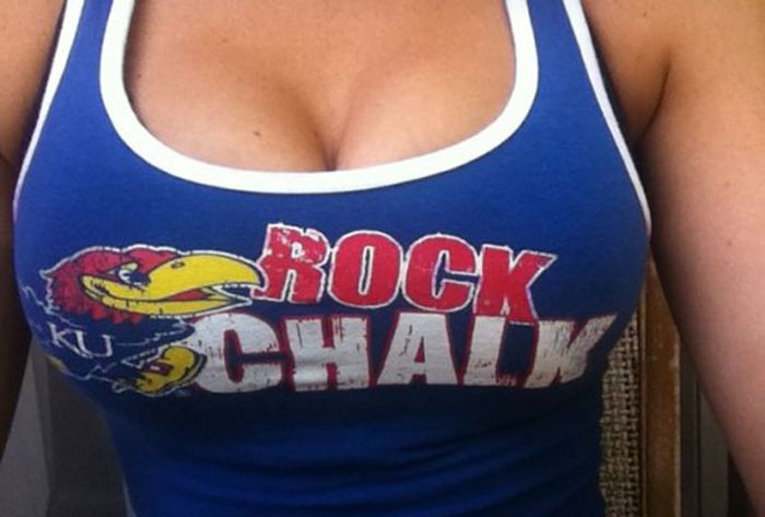 Girls with Large Boobs (48 pics)