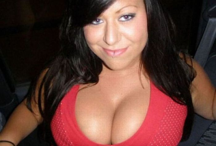 Girls with Large Boobs (48 pics)