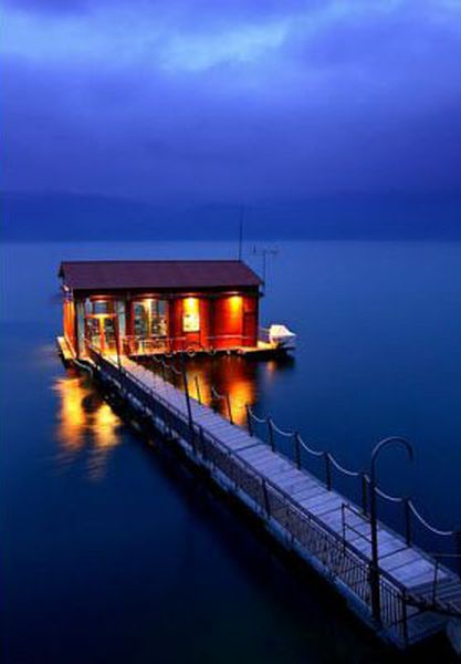 The Most Amazing Lake Houses (125 pics)