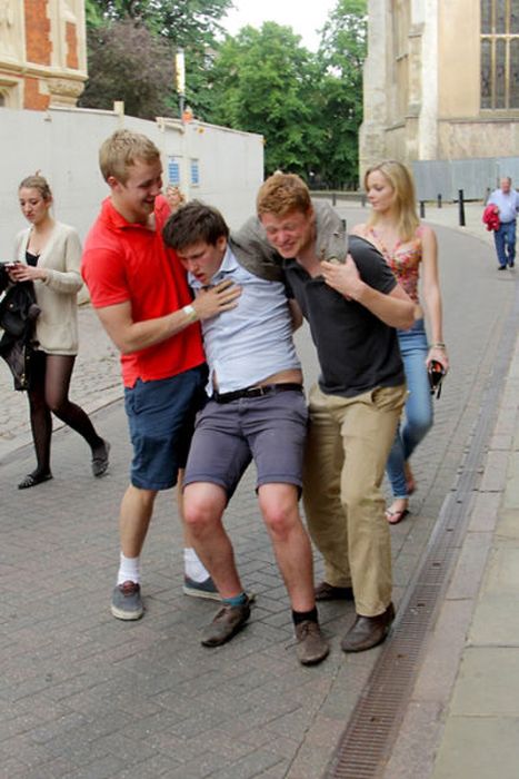 Cambridge Students Know How to Party (35 pics)