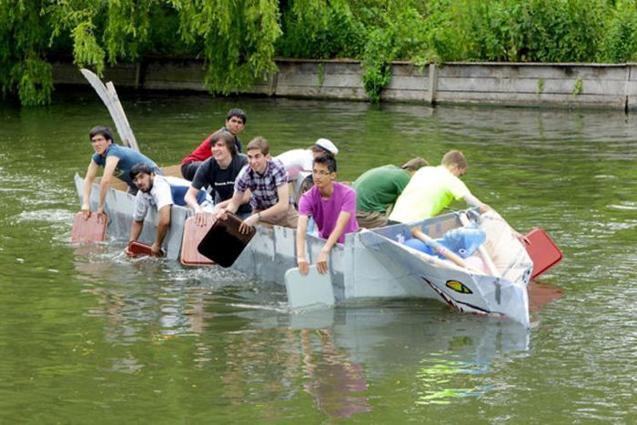 Cambridge Students Know How to Party (35 pics)