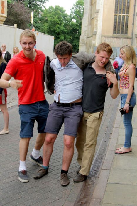 Cambridge Students Know How to Party (35 pics)