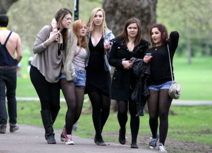 Cambridge Students Know How to Party (35 pics)