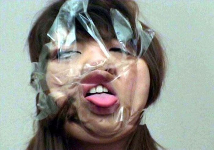 Women Doing Crazy and Funny Things (48 pics)