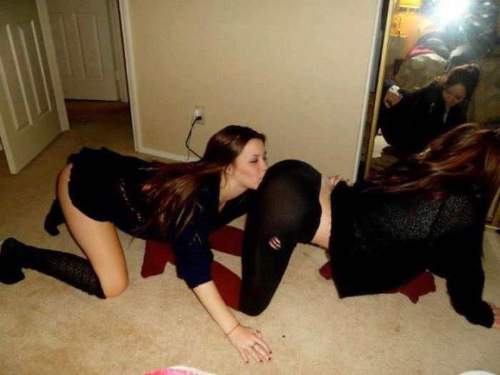 Women Doing Crazy and Funny Things (48 pics)