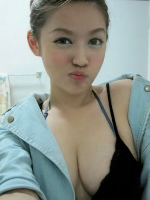 Sexy Asian Girls (40 pics)
