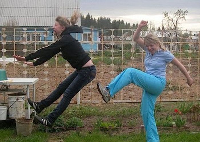 Jumping for a Photo (30 pics)