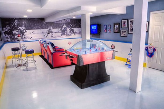 Awesome Man Caves (20 pics)