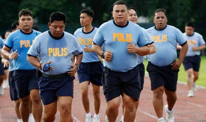 Philippine Police Fitness Boot Camp (4 pics)