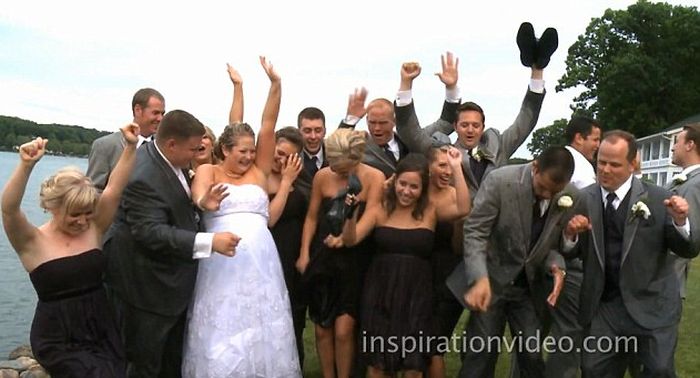 Wedding Party Falls into Lake (6 pics + video)