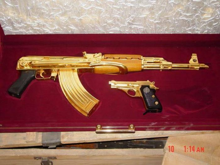 Saddam Hussein's Gold Guns (19 pics)