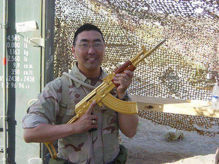 Saddam Hussein's Gold Guns (19 pics)