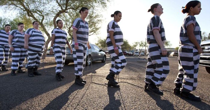 America's Only All-female Chain Gang in Arizona (20 pics)