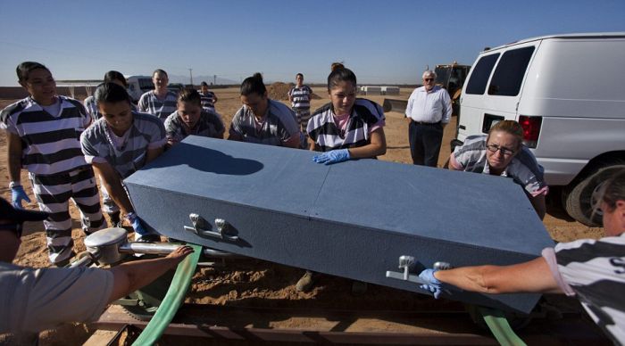 America's Only All-female Chain Gang in Arizona (20 pics)