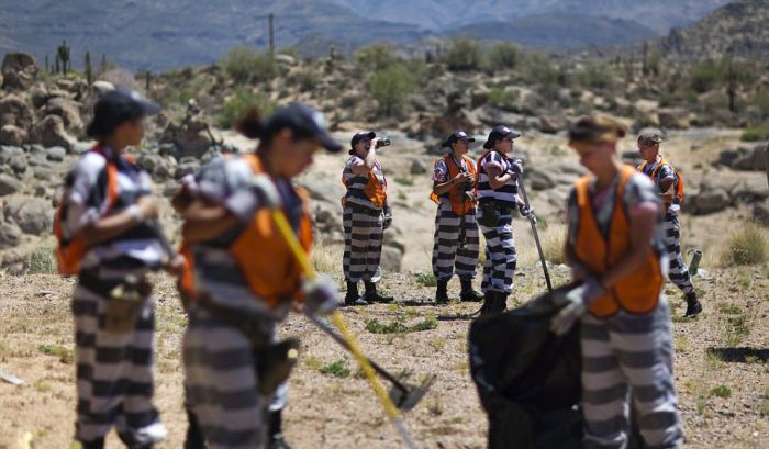 America's Only All-female Chain Gang in Arizona (20 pics)