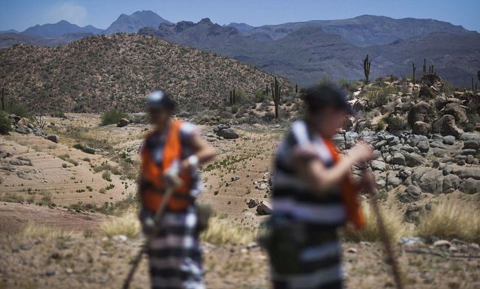 America's Only All-female Chain Gang in Arizona (20 pics)