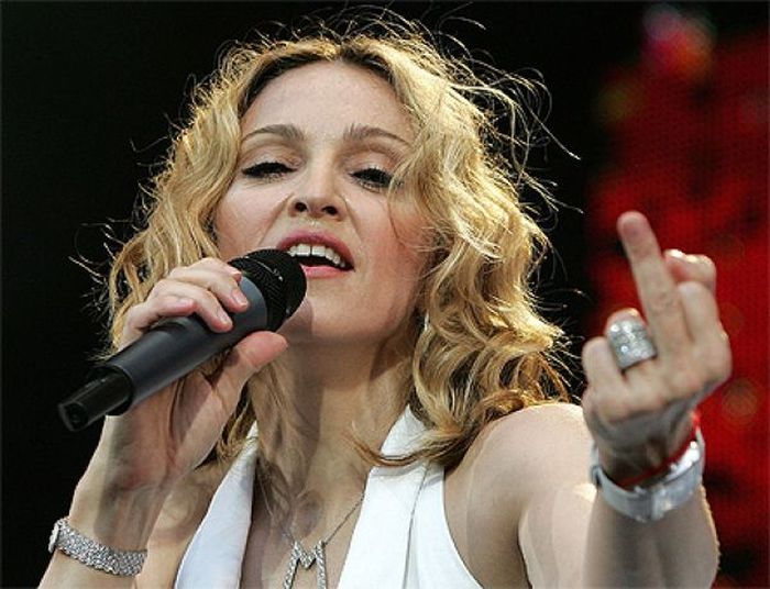 Celebs Showing Finger (16 pics)