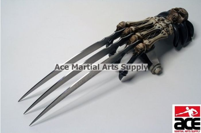 Zombie Gear Demon Bones Tri-Bladed Fantasy Hand Claw (11 pics)