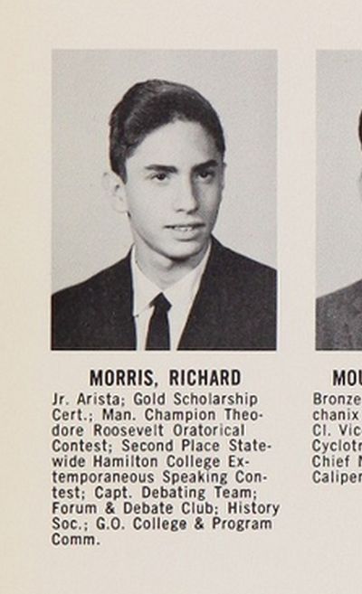 Yearbook Photos Of Media Personalities (32 pics)