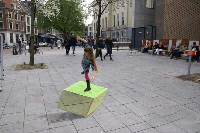 Three-Dimensional Street Paintings (42 pics)