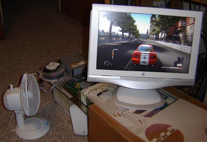 Xbox 360 Laptop (28 pics)