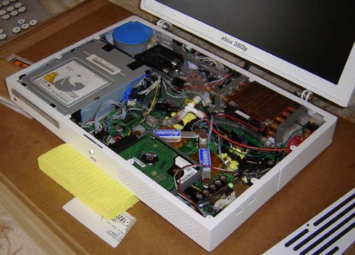 Xbox 360 Laptop (28 pics)