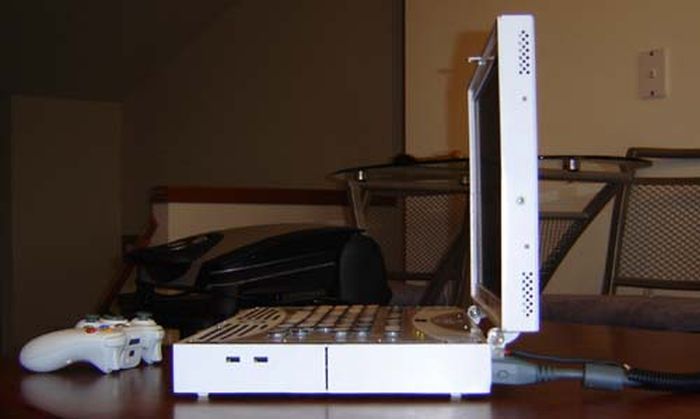 Xbox 360 Laptop (28 pics)