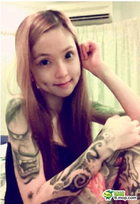 Asia's Sexiest Tattoo Master (30 pics)