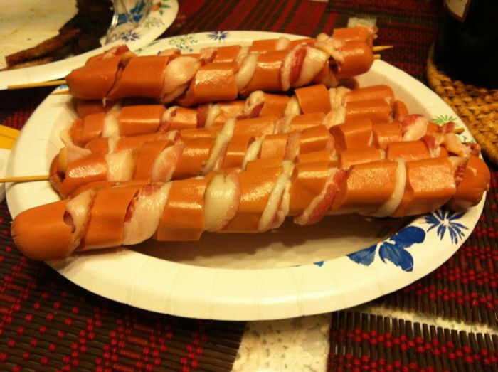 Bacon Spiral Hot Dogs (7 pics)