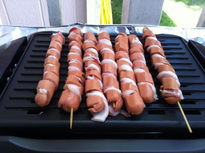 Bacon Spiral Hot Dogs (7 pics)