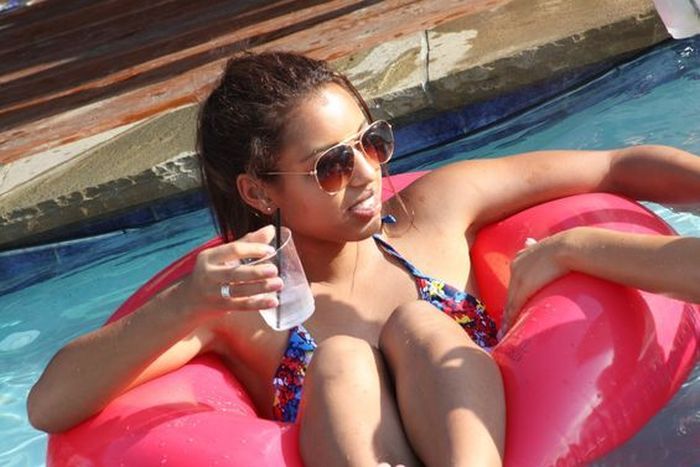 Pool Parties (60 pics)