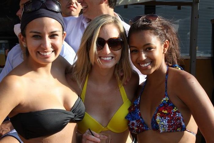 Pool Parties (60 pics)