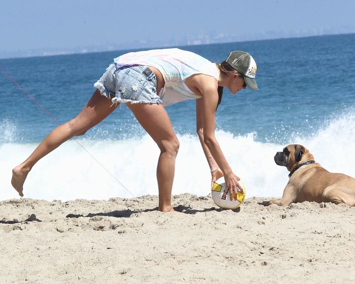 Alessandra Ambrosio Playing Volleyball (44 pics)