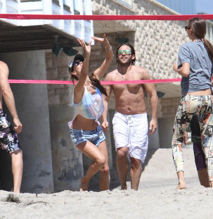 Alessandra Ambrosio Playing Volleyball (44 pics)