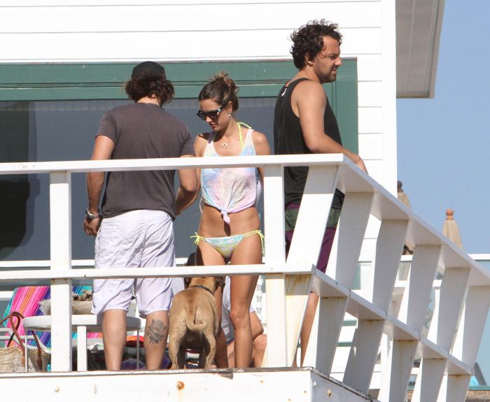 Alessandra Ambrosio Playing Volleyball (44 pics)