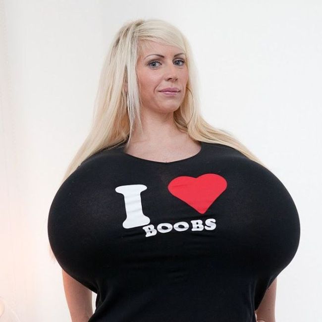 Beshine Has the Europe's Largest Breasts (14 pics)