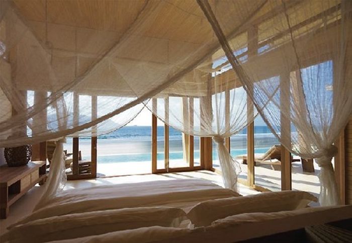 Beds with Awesome Views (36 pics)